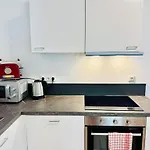 Friends & Family Nest 아파트