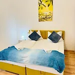 Friends & Family Nest *