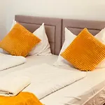 Friends & Family Nest *
