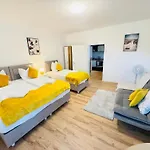 아파트 Friends & Family Nest